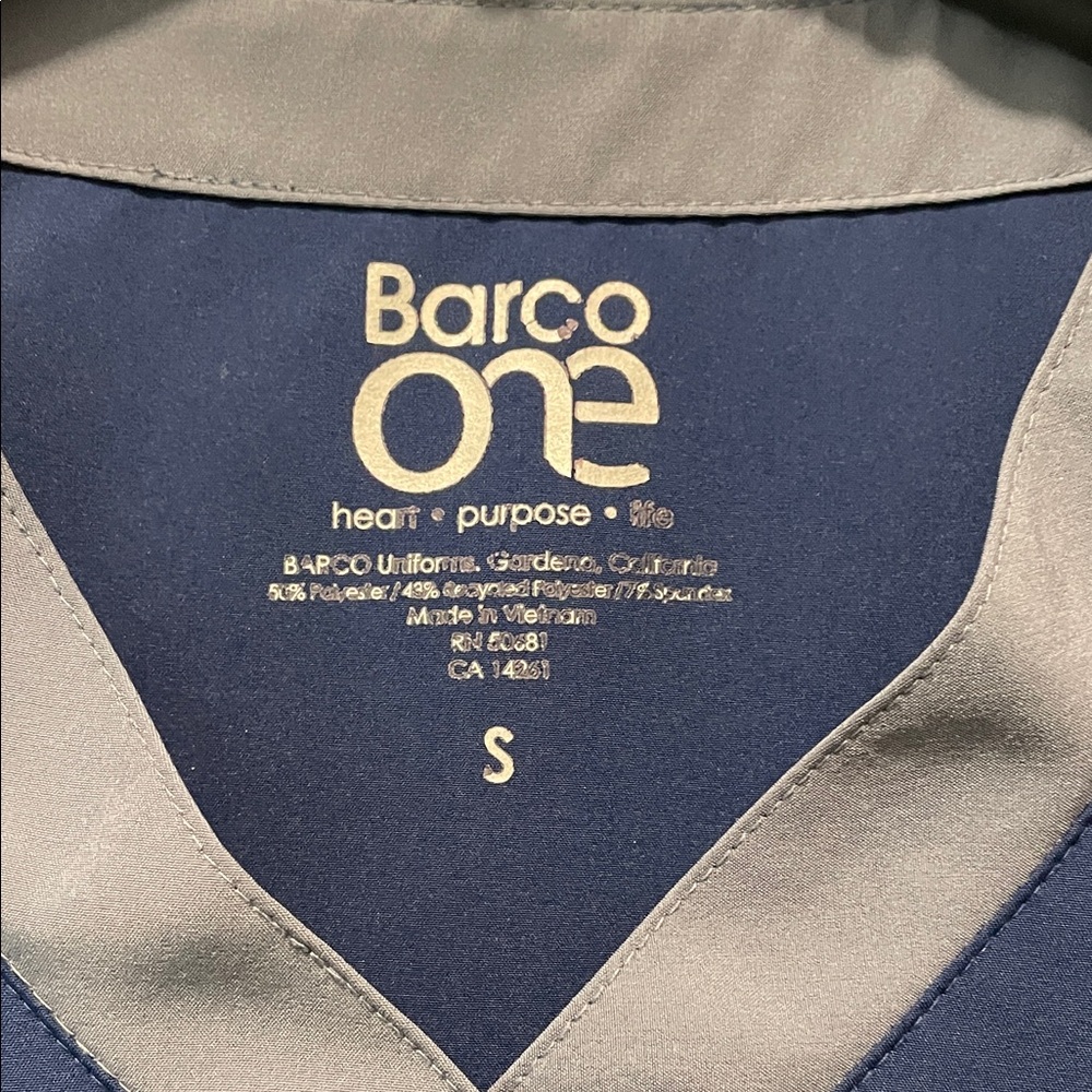 Barco Uniforms Women's Top in Navy and Gray - Picture 2 of 9
